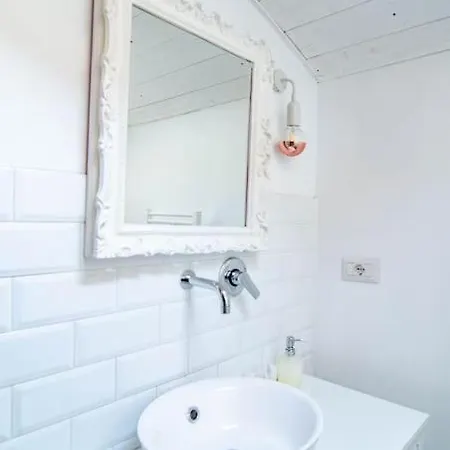 Corte 1 Con Parcheggio Gratuito Suap N 824 Del 2023 Apartment Parma